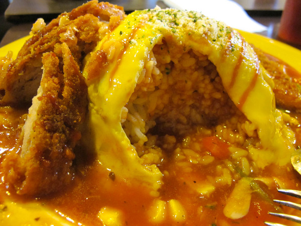 義麵屋:(胖樺食記)新北福和路巷弄小店義麵屋。飯麵各類樣式小品包羅萬象。兩百元即可外送。