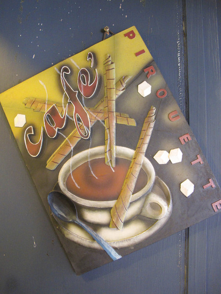 義麵屋:(胖樺食記)新北福和路巷弄小店義麵屋。飯麵各類樣式小品包羅萬象。兩百元即可外送。