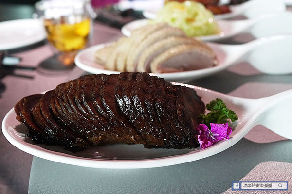 台北四七名人宴:◆台北微風信義。捷運市政府站【台北四七名人宴】民初盛宴極緻享受。宋美齡、張愛玲珍愛典藏名菜。星洲廚界教父黃清標&南京至尊廚王游海聯手來台獻藝