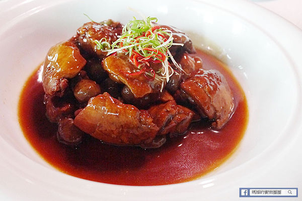 台北四七名人宴:◆台北微風信義。捷運市政府站【台北四七名人宴】民初盛宴極緻享受。宋美齡、張愛玲珍愛典藏名菜。星洲廚界教父黃清標&南京至尊廚王游海聯手來台獻藝