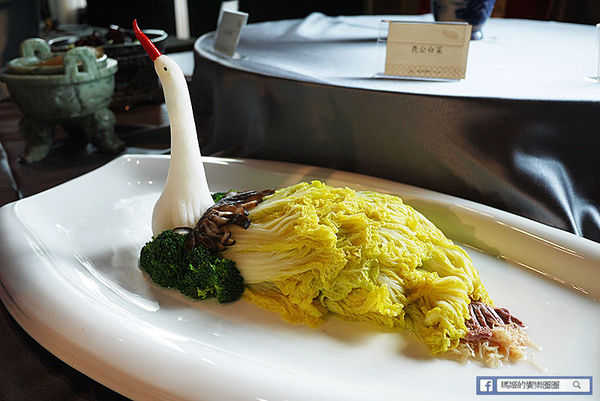 台北四七名人宴:◆台北微風信義。捷運市政府站【台北四七名人宴】民初盛宴極緻享受。宋美齡、張愛玲珍愛典藏名菜。星洲廚界教父黃清標&南京至尊廚王游海聯手來台獻藝