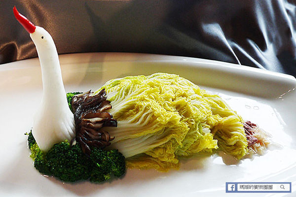 台北四七名人宴:◆台北微風信義。捷運市政府站【台北四七名人宴】民初盛宴極緻享受。宋美齡、張愛玲珍愛典藏名菜。星洲廚界教父黃清標&南京至尊廚王游海聯手來台獻藝