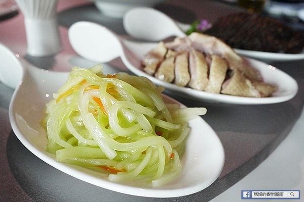 台北四七名人宴:◆台北微風信義。捷運市政府站【台北四七名人宴】民初盛宴極緻享受。宋美齡、張愛玲珍愛典藏名菜。星洲廚界教父黃清標&南京至尊廚王游海聯手來台獻藝