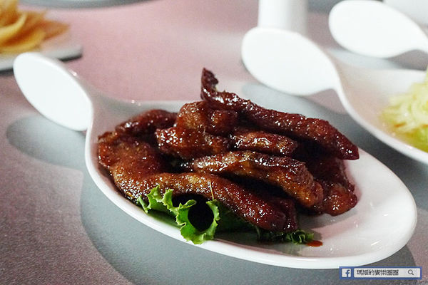 台北四七名人宴:◆台北微風信義。捷運市政府站【台北四七名人宴】民初盛宴極緻享受。宋美齡、張愛玲珍愛典藏名菜。星洲廚界教父黃清標&南京至尊廚王游海聯手來台獻藝