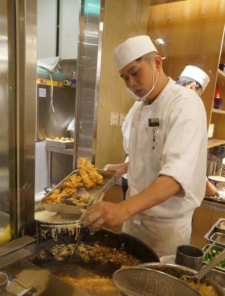 金子半之助:金子半之助 ♥ 日本天丼專賣店 ♥ 排隊人氣名店 ♥ 台北微風美食廣場