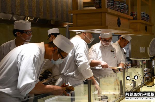 【台北日式】【北捷台北車站】金子半之助-想吃要趁早來，日本第一天丼排隊名店隆重登台!!．江戶前天丼/上天丼/天丼/微風美食