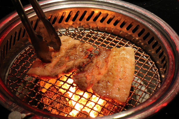 清潭洞韓式燒烤:東區人氣燒肉『清潭洞韓式燒烤』宵夜/捷運國父紀念館站