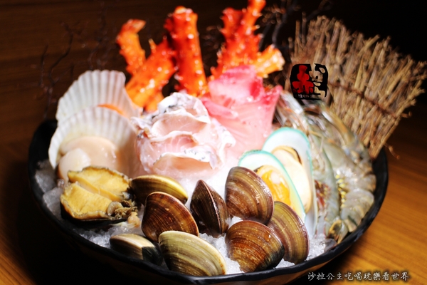 赤から鍋 Akakara(中山旗艦店)：日本名古屋甲羅餐飲集團最大的火鍋連鎖店『赤から鍋 Akakara(中山旗艦店)』台北中山火鍋