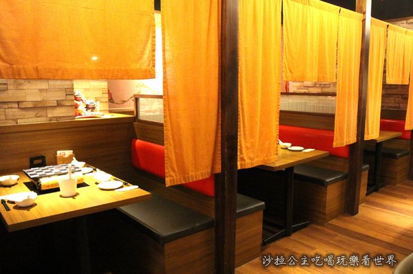 赤から鍋 Akakara(中山旗艦店)：日本名古屋甲羅餐飲集團最大的火鍋連鎖店『赤から鍋 Akakara(中山旗艦店)』台北中山火鍋