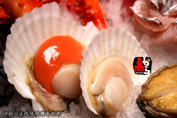 赤から鍋 Akakara(中山旗艦店)：日本名古屋甲羅餐飲集團最大的火鍋連鎖店『赤から鍋 Akakara(中山旗艦店)』台北中山火鍋