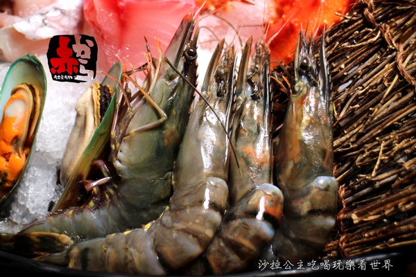 赤から鍋 Akakara(中山旗艦店)：日本名古屋甲羅餐飲集團最大的火鍋連鎖店『赤から鍋 Akakara(中山旗艦店)』台北中山火鍋