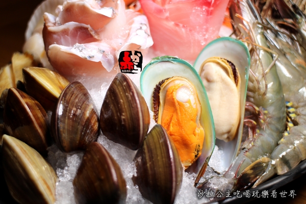 赤から鍋 Akakara(中山旗艦店)：日本名古屋甲羅餐飲集團最大的火鍋連鎖店『赤から鍋 Akakara(中山旗艦店)』台北中山火鍋