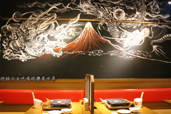 赤から鍋 Akakara(中山旗艦店)：日本名古屋甲羅餐飲集團最大的火鍋連鎖店『赤から鍋 Akakara(中山旗艦店)』台北中山火鍋