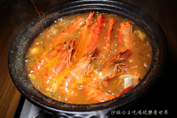 赤から鍋 Akakara(中山旗艦店)：日本名古屋甲羅餐飲集團最大的火鍋連鎖店『赤から鍋 Akakara(中山旗艦店)』台北中山火鍋