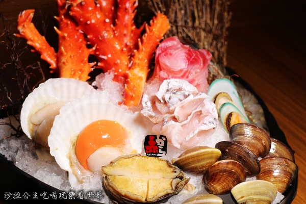 赤から鍋 Akakara(中山旗艦店)：日本名古屋甲羅餐飲集團最大的火鍋連鎖店『赤から鍋 Akakara(中山旗艦店)』台北中山火鍋