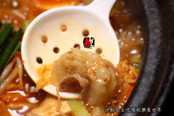 赤から鍋 Akakara(中山旗艦店)：日本名古屋甲羅餐飲集團最大的火鍋連鎖店『赤から鍋 Akakara(中山旗艦店)』台北中山火鍋