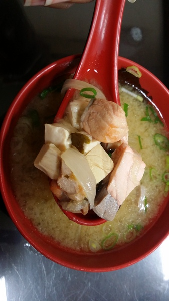 橘元日本料理:(胖樺食記)新北市永和橘元日本料理位居小巷CP值高。多人聚餐簡單一頓便飯物超所值。