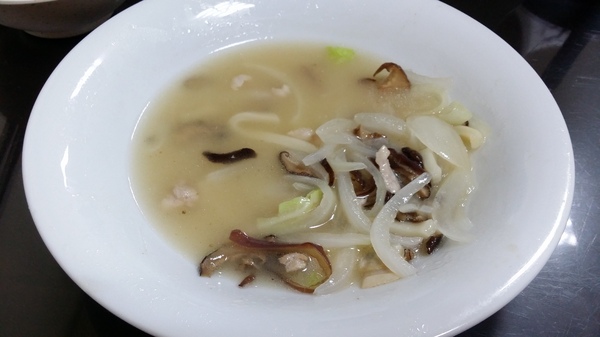 橘元日本料理:(胖樺食記)新北市永和橘元日本料理位居小巷CP值高。多人聚餐簡單一頓便飯物超所值。