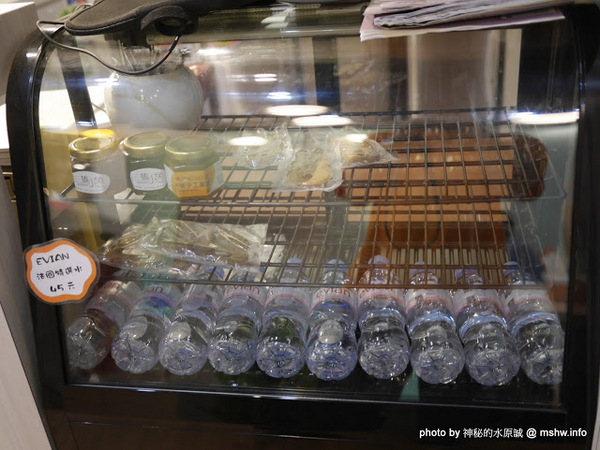 三隻小兔義式冰淇淋餐廳(台中老虎城店)：【食記】台中Three Little Bunnies GELATO RESTAURANT 三隻小兔義式冰淇淋餐廳-台中老虎城店@西屯老虎城-捷運BRT秋紅谷 : 用料實在, 健康取向的美味冰品! 糖尿病患者也可以安心吃