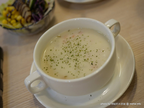 三隻小兔義式冰淇淋餐廳(台中老虎城店)：【食記】台中Three Little Bunnies GELATO RESTAURANT 三隻小兔義式冰淇淋餐廳-台中老虎城店@西屯老虎城-捷運BRT秋紅谷 : 用料實在, 健康取向的美味冰品! 糖尿病患者也可以安心吃