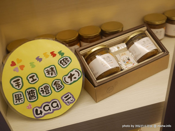 三隻小兔義式冰淇淋餐廳(台中老虎城店)：【食記】台中Three Little Bunnies GELATO RESTAURANT 三隻小兔義式冰淇淋餐廳-台中老虎城店@西屯老虎城-捷運BRT秋紅谷 : 用料實在, 健康取向的美味冰品! 糖尿病患者也可以安心吃