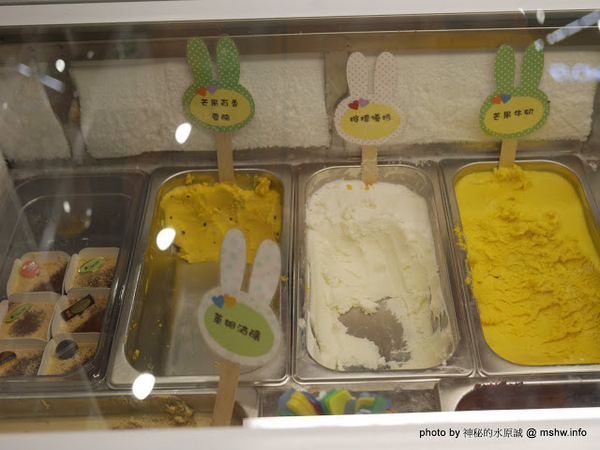 三隻小兔義式冰淇淋餐廳(台中老虎城店)：【食記】台中Three Little Bunnies GELATO RESTAURANT 三隻小兔義式冰淇淋餐廳-台中老虎城店@西屯老虎城-捷運BRT秋紅谷 : 用料實在, 健康取向的美味冰品! 糖尿病患者也可以安心吃