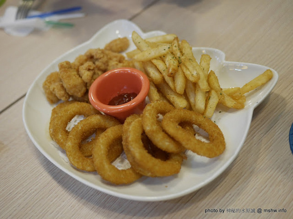 三隻小兔義式冰淇淋餐廳(台中老虎城店)：【食記】台中Three Little Bunnies GELATO RESTAURANT 三隻小兔義式冰淇淋餐廳-台中老虎城店@西屯老虎城-捷運BRT秋紅谷 : 用料實在, 健康取向的美味冰品! 糖尿病患者也可以安心吃