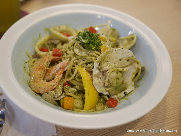 三隻小兔義式冰淇淋餐廳(台中老虎城店)：【食記】台中Three Little Bunnies GELATO RESTAURANT 三隻小兔義式冰淇淋餐廳-台中老虎城店@西屯老虎城-捷運BRT秋紅谷 : 用料實在, 健康取向的美味冰品! 糖尿病患者也可以安心吃