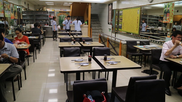 台北城老舖 美觀園：【台北美食】台北城老舖，份量超足之美觀園@捷運西門站