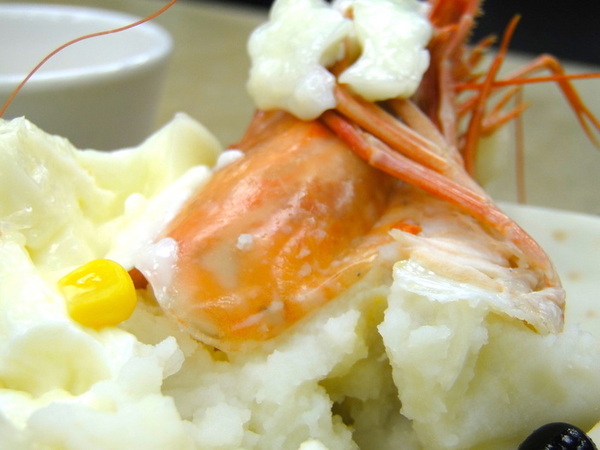 美觀園：台北｜食記 台北城老舖美觀園 西門町老字號 歷久彌新的經典 跨越一甲子的真材實料 上乘生魚片蓋飯 大明蝦沙拉