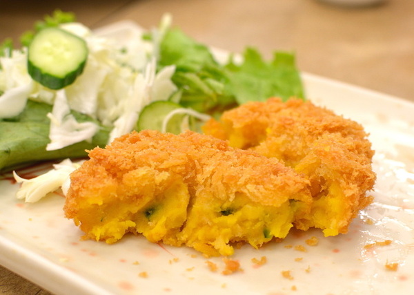 美觀園：台北｜食記 台北城老舖美觀園 西門町老字號 歷久彌新的經典 跨越一甲子的真材實料 上乘生魚片蓋飯 大明蝦沙拉