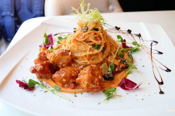 A-LI 阿理義式廚房：【新北市中和美食】A-LI 阿里義式廚房~新品季節限定辣花枝仙人掌義大利麵~在這包場約會求婚非常適合