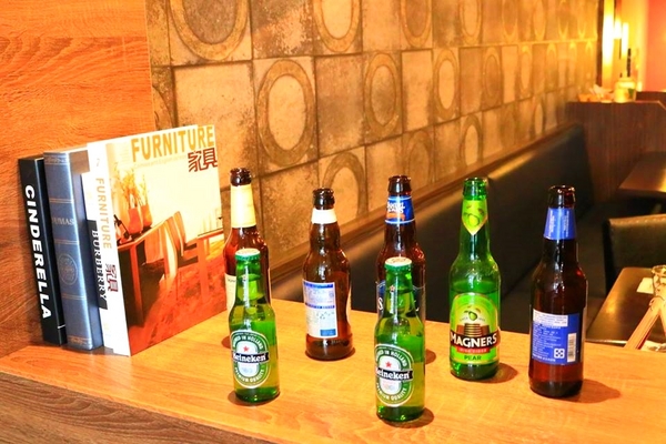 A-LI 阿理義式廚房：【新北市中和美食】A-LI 阿里義式廚房~新品季節限定辣花枝仙人掌義大利麵~在這包場約會求婚非常適合