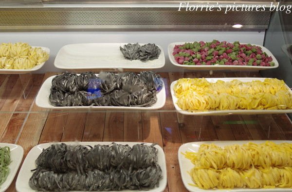 Danny's iPasta(新光三越新天地A4館)：信義區美食~Danny's iPasta 牛排教父的新品牌，來吃每日新鮮製作的義大利麵！