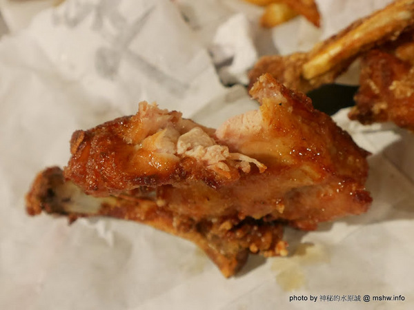 浪人炸雞：【食記】台北Rounin からあげ 浪人炸雞-丸龜名物-骨付鳥專賣店@中正博漢區相機街-捷運MRT台北車站 : 炸而不膩, 重口味的四國香川特產! 的確是還蠻好吃的呢!