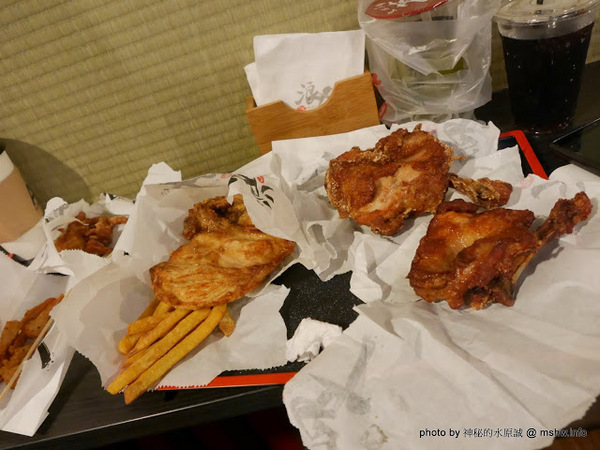 浪人炸雞：【食記】台北Rounin からあげ 浪人炸雞-丸龜名物-骨付鳥專賣店@中正博漢區相機街-捷運MRT台北車站 : 炸而不膩, 重口味的四國香川特產! 的確是還蠻好吃的呢!