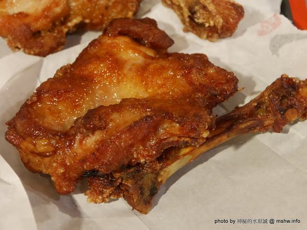 浪人炸雞：【食記】台北Rounin からあげ 浪人炸雞-丸龜名物-骨付鳥專賣店@中正博漢區相機街-捷運MRT台北車站 : 炸而不膩, 重口味的四國香川特產! 的確是還蠻好吃的呢!