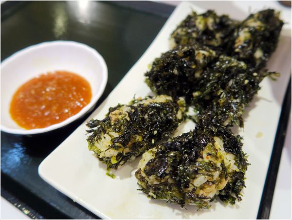 縫隙拉麵 Teumsae(台灣一號店):台北 捷運忠孝復興站 縫隙拉麵~韓國第一品牌拉麵。溫柔的醜八怪小拳