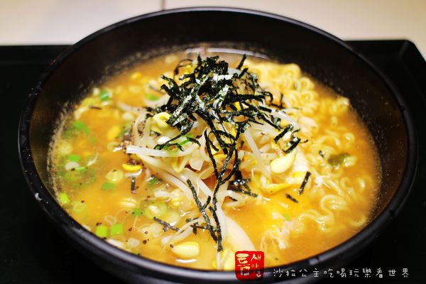 縫隙拉麵 Teumsae:韓國第一品牌/台北東區『縫隙拉麵 Teumsae』泡菜霜淇淋