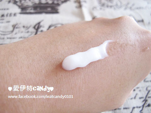 水也 Suie柔嫩保濕手護組(護手霜)：『護手保養_水也suie』冬天別再當乾妹妹啦~讓自己變成纖纖玉手吧！