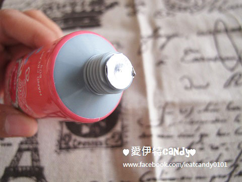 水也 Suie柔嫩保濕手護組(護手霜)：『護手保養_水也suie』冬天別再當乾妹妹啦~讓自己變成纖纖玉手吧！