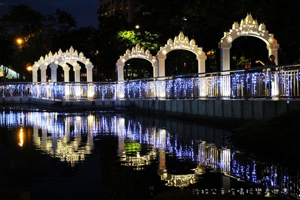 2015新北歡樂耶誕城:讓你從白天玩到晚上『2015新北歡樂耶誕城』捷運板橋站