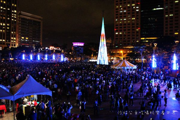 2015新北歡樂耶誕城:讓你從白天玩到晚上『2015新北歡樂耶誕城』捷運板橋站