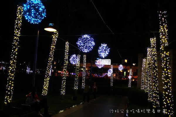 2015新北歡樂耶誕城:讓你從白天玩到晚上『2015新北歡樂耶誕城』捷運板橋站