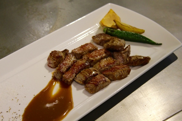 HAPPY FOOD 樂食新鉄板料理：[台南]平價鐵板燒美味享受 HAPPY FOOD 樂食新鉄板料理