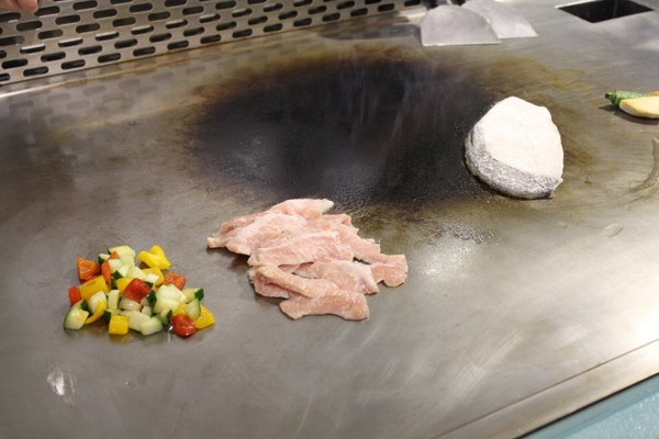 HAPPY FOOD 樂食新鉄板料理：[台南]平價鐵板燒美味享受 HAPPY FOOD 樂食新鉄板料理