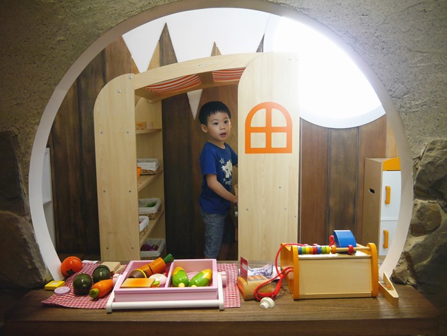 台中。親子餐廳│凹嗚親子主題樂園。密探維京風格堡壘。好吃、好玩還有玩具可帶回家哦!