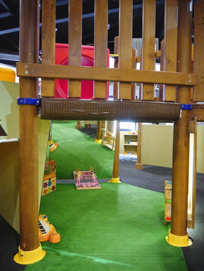 台中。親子餐廳│凹嗚親子主題樂園。密探維京風格堡壘。好吃、好玩還有玩具可帶回家哦!