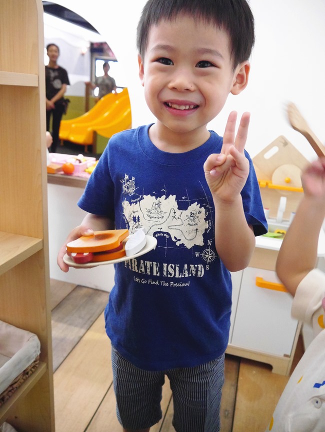 台中。親子餐廳│凹嗚親子主題樂園。密探維京風格堡壘。好吃、好玩還有玩具可帶回家哦!