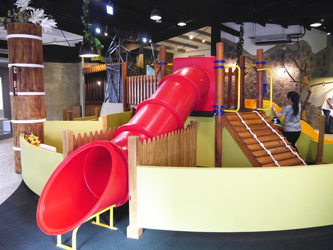 台中。親子餐廳│凹嗚親子主題樂園。密探維京風格堡壘。好吃、好玩還有玩具可帶回家哦!